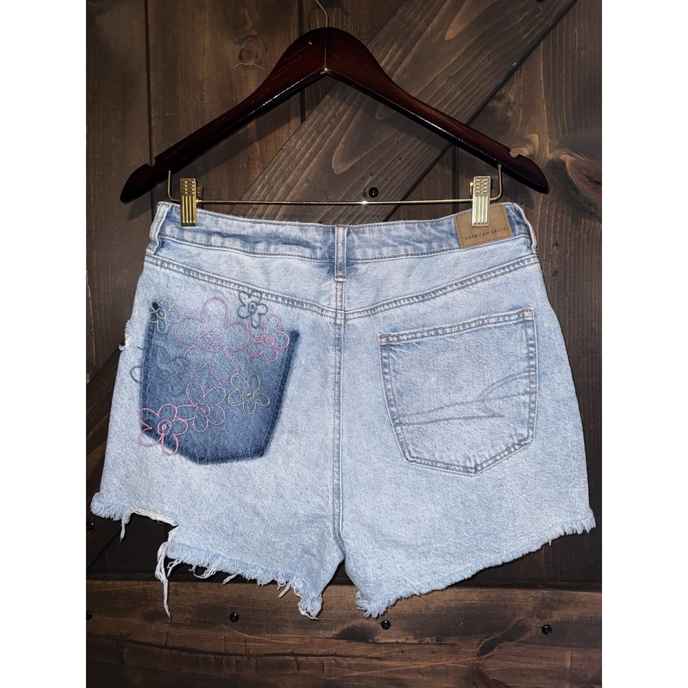 American Eagle Women's Sz‎ 10 Flower Embroidered Pocket Mom Distressed Shorts